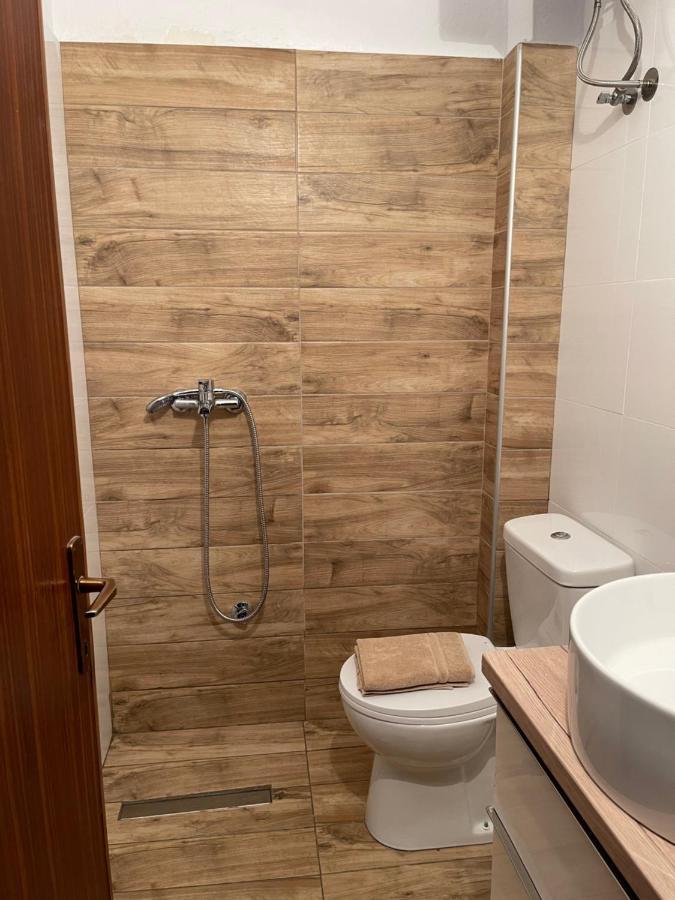 Gl House Apartment Аспровалта Екстериор снимка