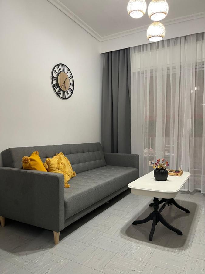 Gl House Apartment Аспровалта Екстериор снимка