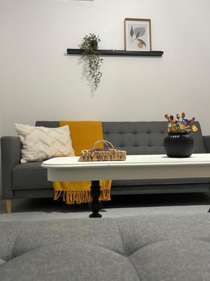 Gl House Apartment Аспровалта Екстериор снимка